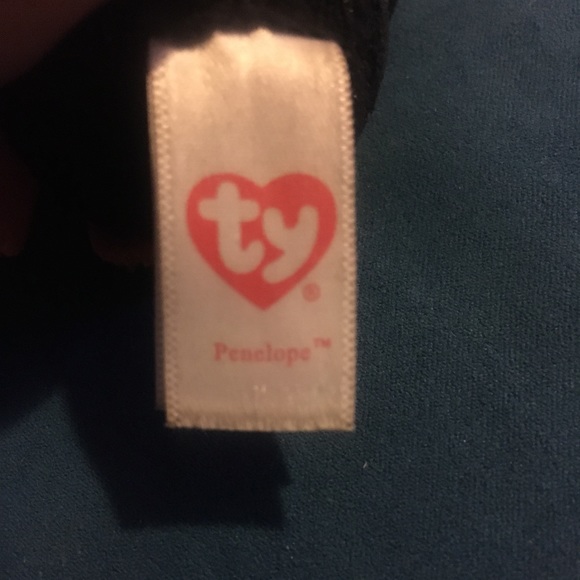 FREE W BUNDLE - Penelope Christmas Penguin Keychain Ty Beanie Boo - Picture 2 of 3